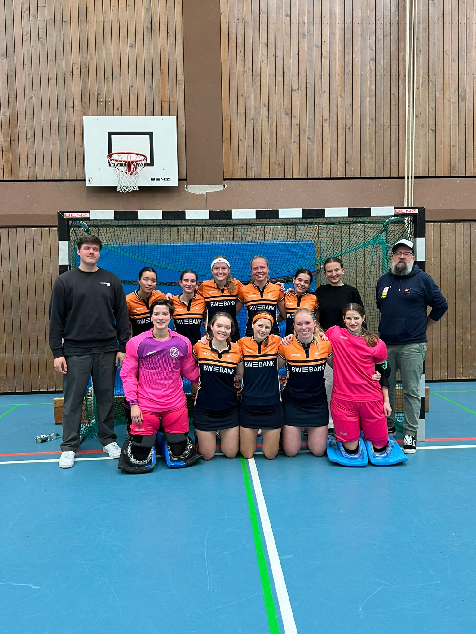 Damen halle25 november